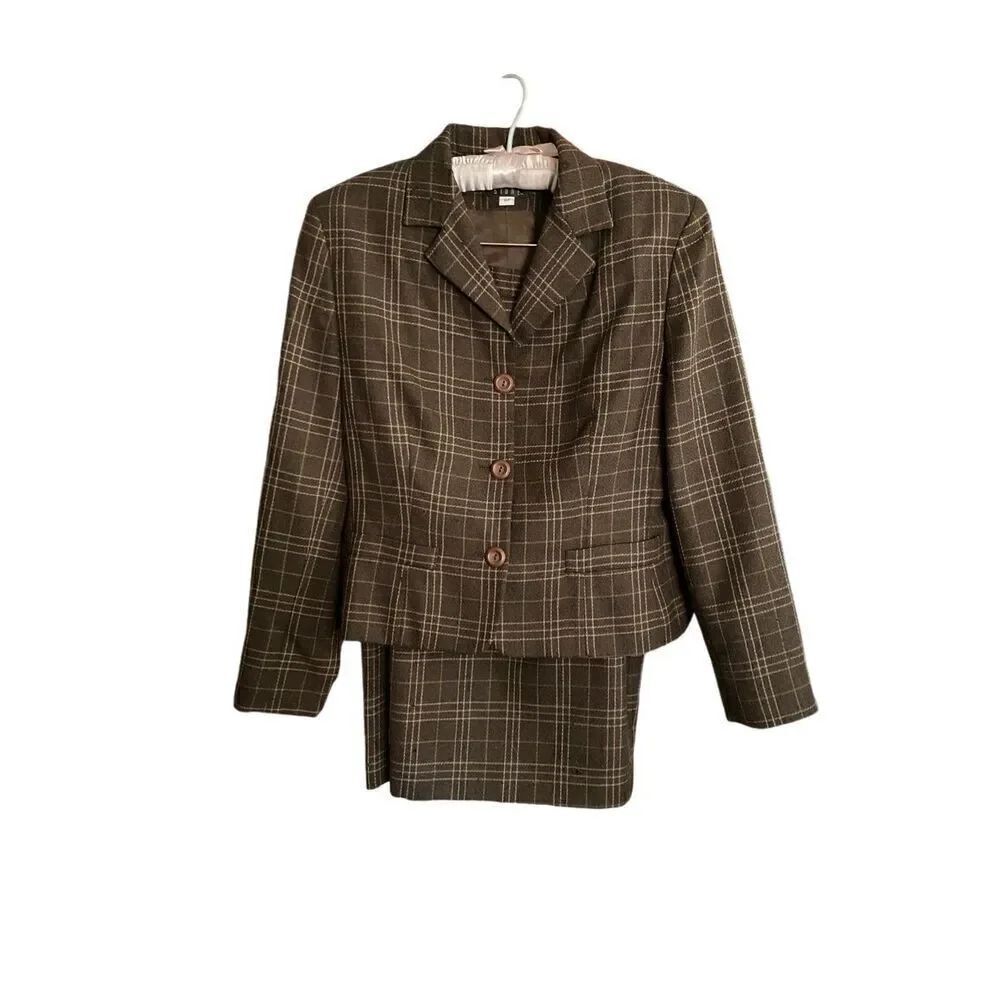 Amber stone vintage, two piece 100% wool women’s skirt suit S/10P